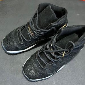 Air Jordan Retro 11 Heiress Black Stingray